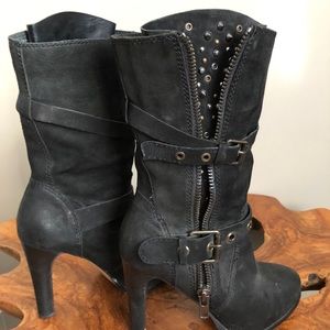 Women’s 8US Leather Boots